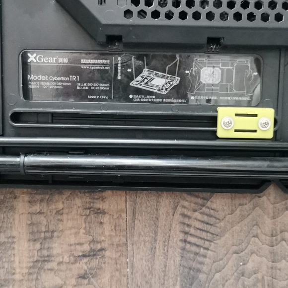 Xgear laptop cooling desk - Picture 3 of 6